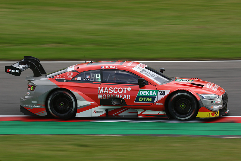 4位を走行するロイック・デュバル（No.28）