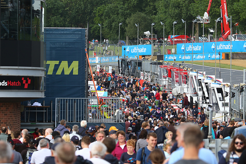 レース2前に行なわれたピットウォーク