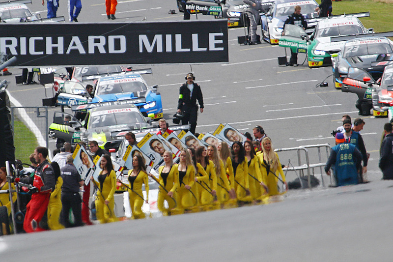 レース2はスタート進行に進む