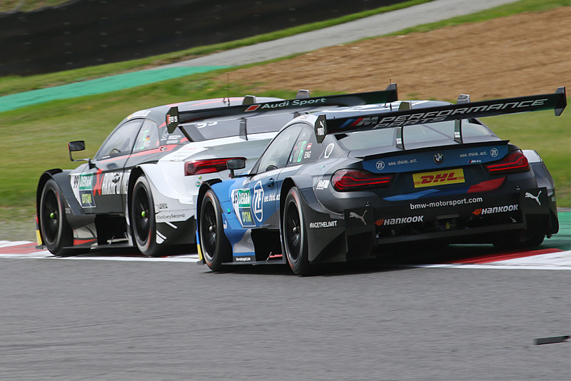 中盤から終盤にかけての5位争いを披露したマイク・ロッケンフェラー（No.99）とフィリップ・エング（No.25）