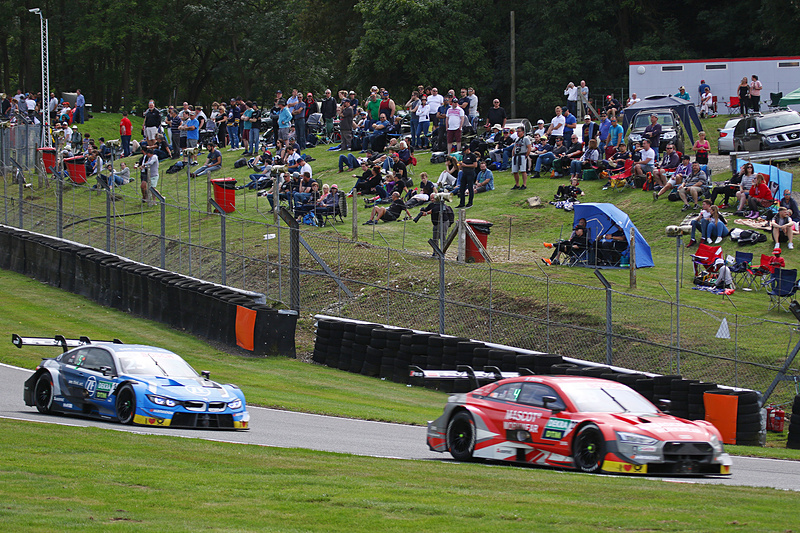 ブランズハッチの一部はコースと観客席が近い