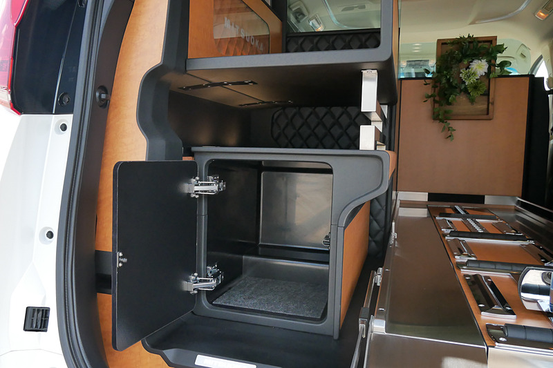 側面に収納スペースを設置するカスタマイズも可能