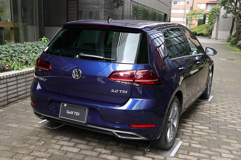 ゴルフ TDI Highline Meister。ボディカラーは「アトランティックブルーメタリック」