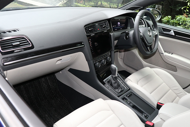 ゴルフ TDI Highline Meisterのインテリア