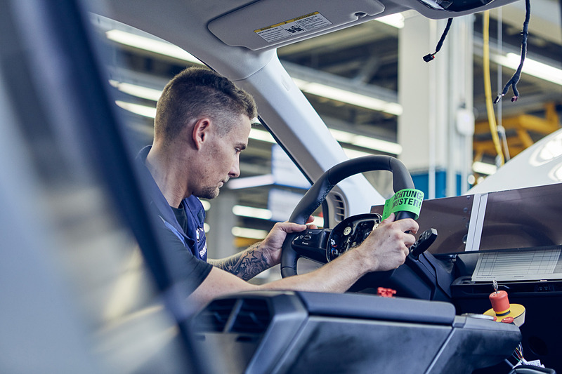 量産EVの「BMW iNEXT」プロトタイプを製作するパイロットプラント