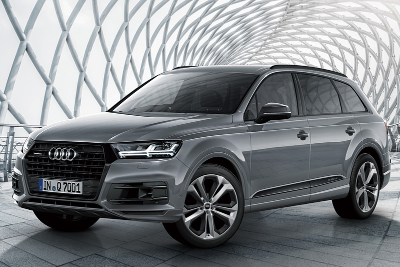 3列シートSUV「Q7」の限定車「urban black」