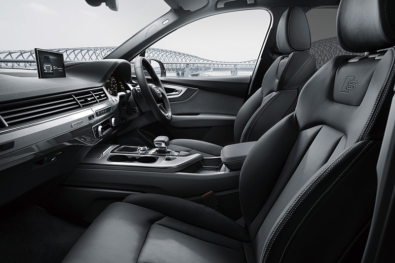 限定モデル「Q7 urban black」のインテリア