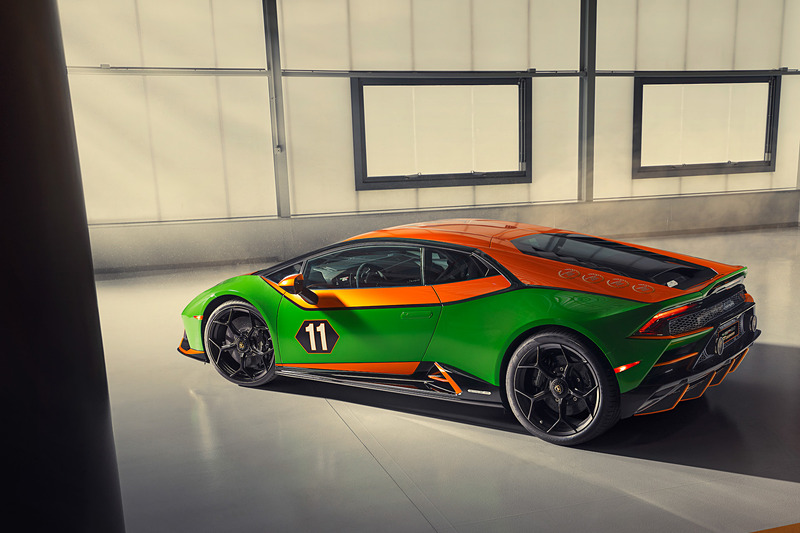 GRTグラッサー・レーシング・チームのマシンカラーを彷彿とさせる、Verde Egeria（グリーン）とArancio Aten（オレンジ）を組み合わせたウラカン EVO GTセレブレーションのエクステリア