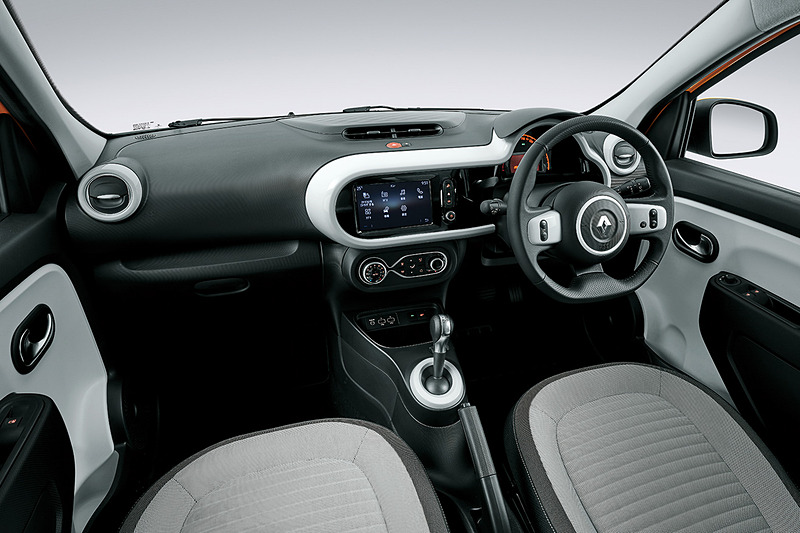 トゥインゴ EDCのインテリア