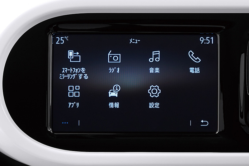 スマートフォンのミラーリング機能「EASY LINK（イージーリンク）」機能を持つ7インチタッチスクリーンを装着