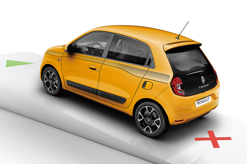 坂道での後退を防ぐ「ヒルスタートアシスト」も装備