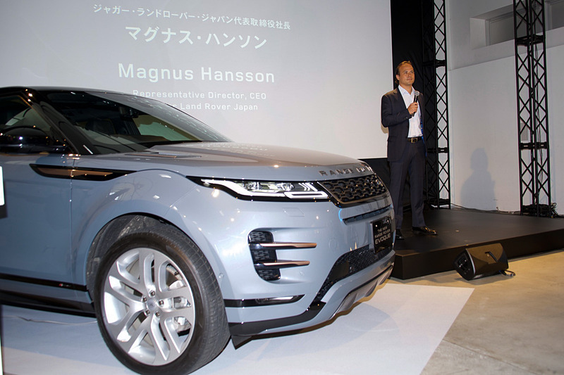 ラグジュアリー・コンパクトSUVのレンジローバー イヴォークは、直列4気筒 2.0リッターターボのガソリン＆ディーゼルエンジンに加え、48Vバッテリーシステムを搭載するマイルドハイブリッドモデルもラインアップする