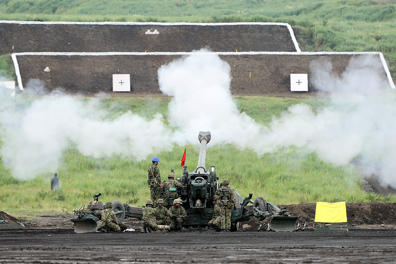 155mmりゅう弾砲FH70は自走が可能