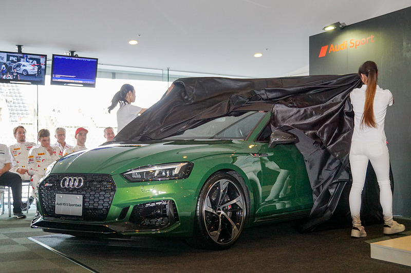 8月23日～25日に開催されている「BHオークション SMBC 鈴鹿10時間耐久レース」の会場でアンベールされた新型モデル「RS 5 スポーツバック」