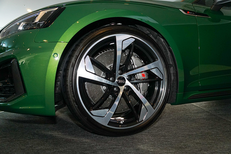 最新のRSモデル「RS 5 スポーツバック」