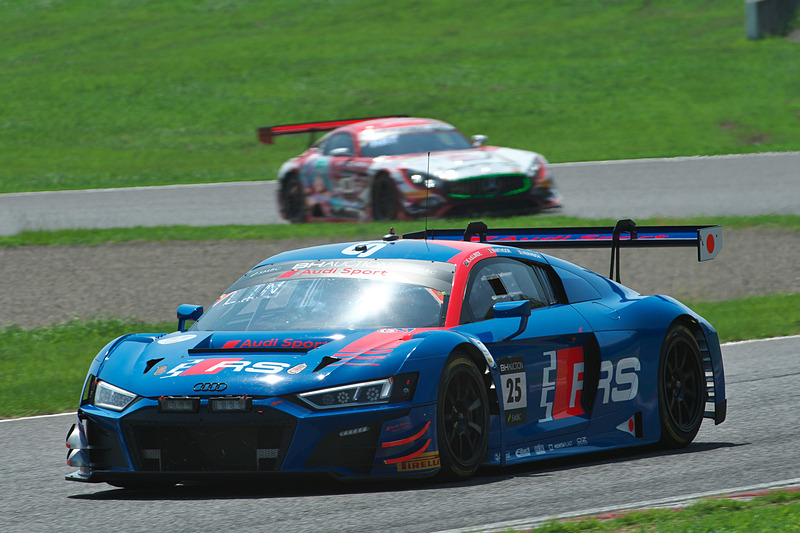 25号車 Audi R8 LMS GT3 Evo（Audi Sport Team WRT、ケルビン・ファン・デル・リンデ/ドリス・バンスール/フレデリック・ヴェルヴィッシュ組）
