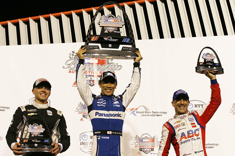 佐藤琢磨選手がワールドワイド・テクノロジー・レースウェイで行なわれた米インディカー・シリーズ第15戦で優勝（ （C）SPORTS BIZ）