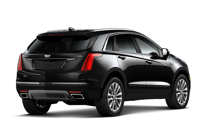 ボディサイドとテールゲートにアクセントとなる「ブラックアイスクローム」のモールを装着