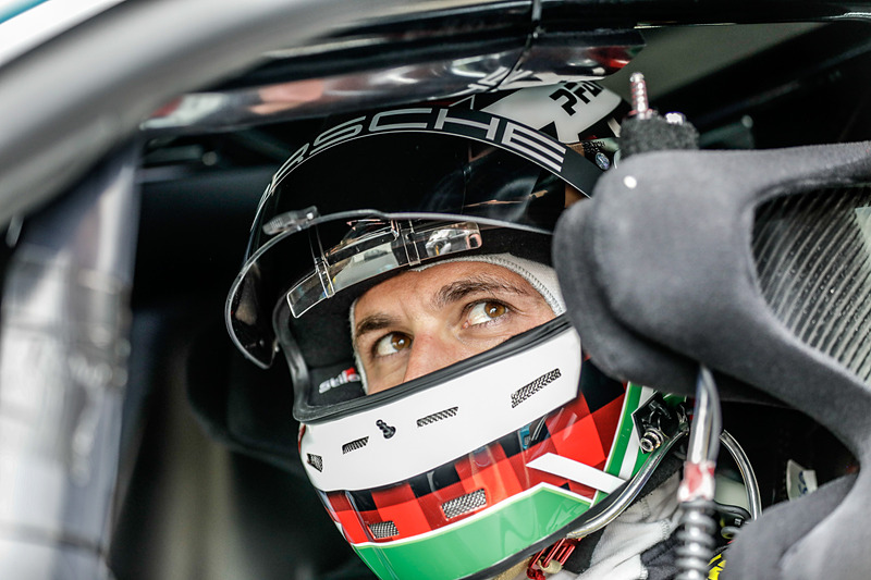 テストドライバーのケルン氏がタイムアタックのドライビングを担当