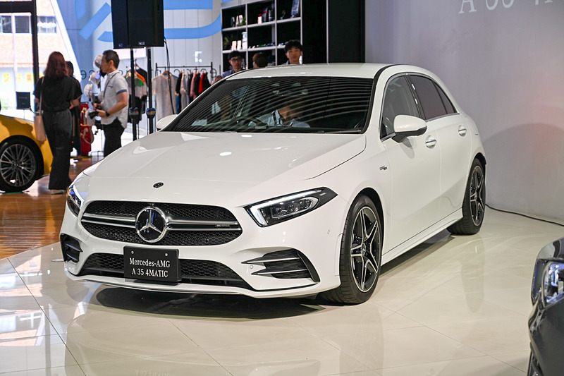 メルセデスAMG A 35 4MATIC