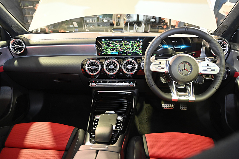メルセデスAMG A 35 4MATICのインテリア