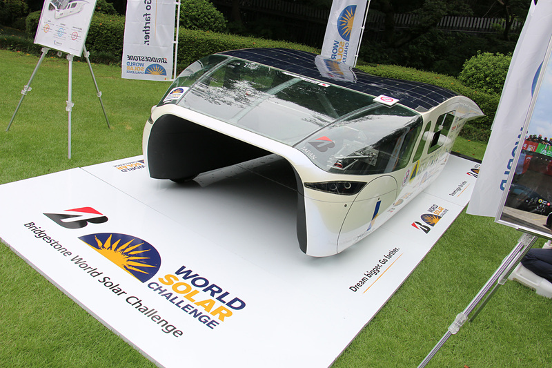 2015年のブリヂストン・ワールドソーラーチャレンジに出場した工学院大学の「OWL」