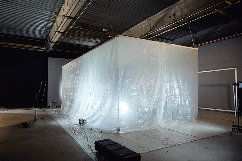 世界で最も黒いX6の製作風景。ベースは青かったのか……