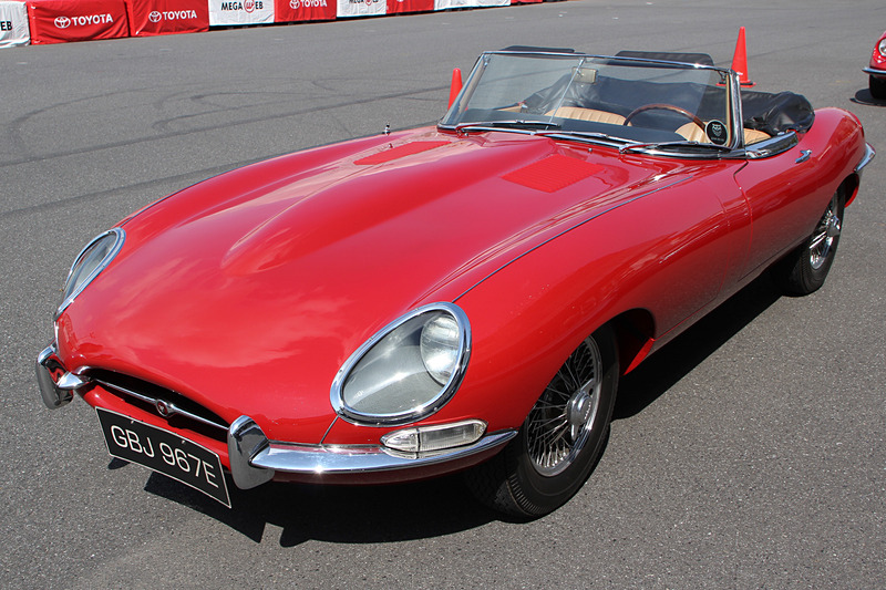 ジャガー「Eタイプ ロードスター」（1967）