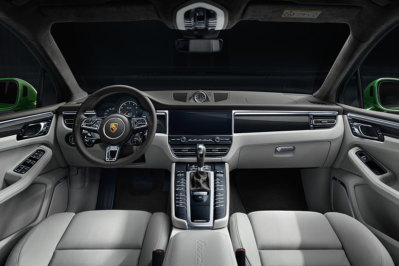 新型マカン ターボのインテリア