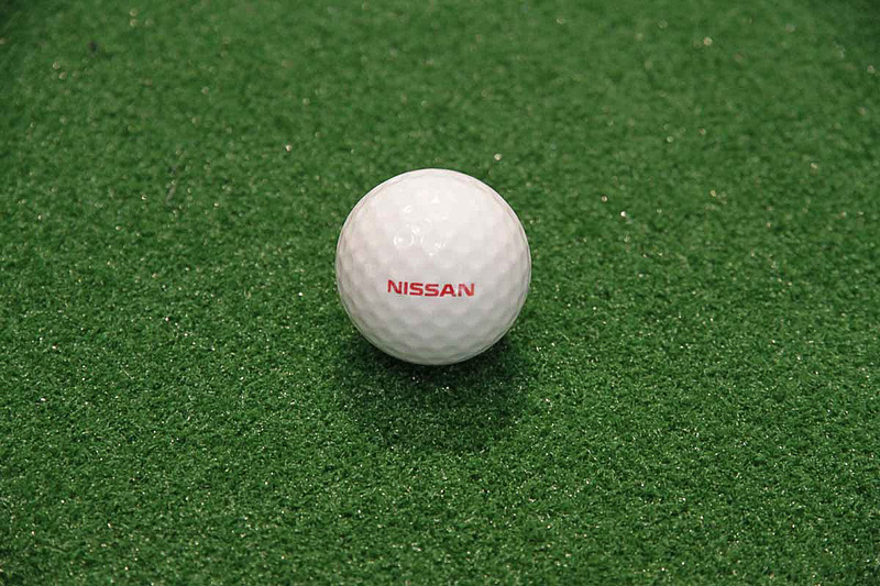 プロパイロット 2.0同様の運転支援システムを使い、グリーン上の情報を解析してカップを目指すProPILOT GOLF BALL