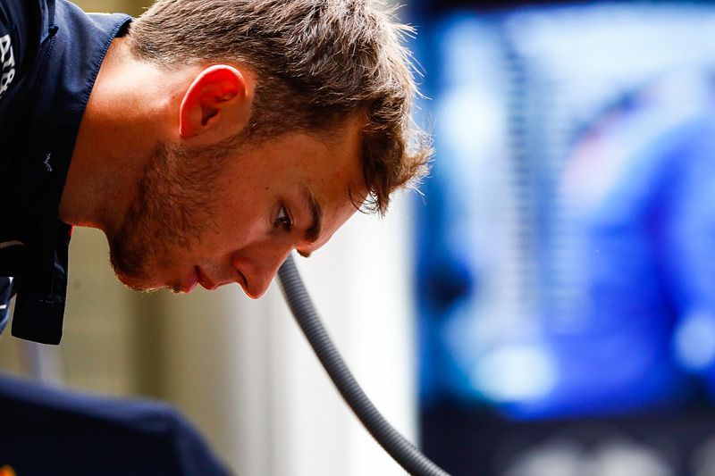 レッドブルからトロロッソに移動したピエール・ガスリー（左）と、トロロッソからレッドブルに移動したアレクサンダー・アルボン（右）