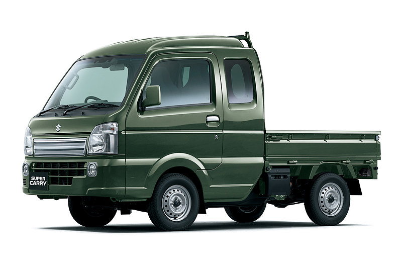 ボディカラーに追加された「クールカーキパールメタリック」