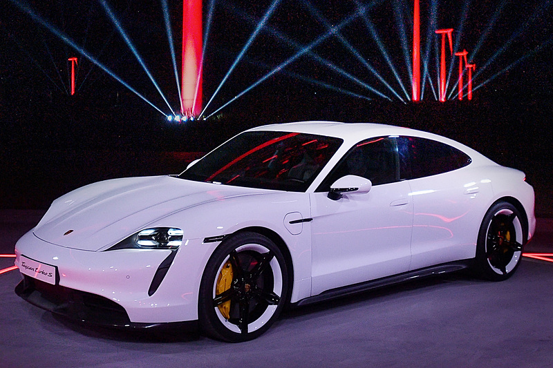 ポルシェの新型EV「タイカン」