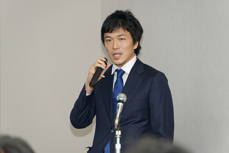 具体的な事業展開について解説する株式会社OPExPARK 代表取締役社長の本田泰教氏