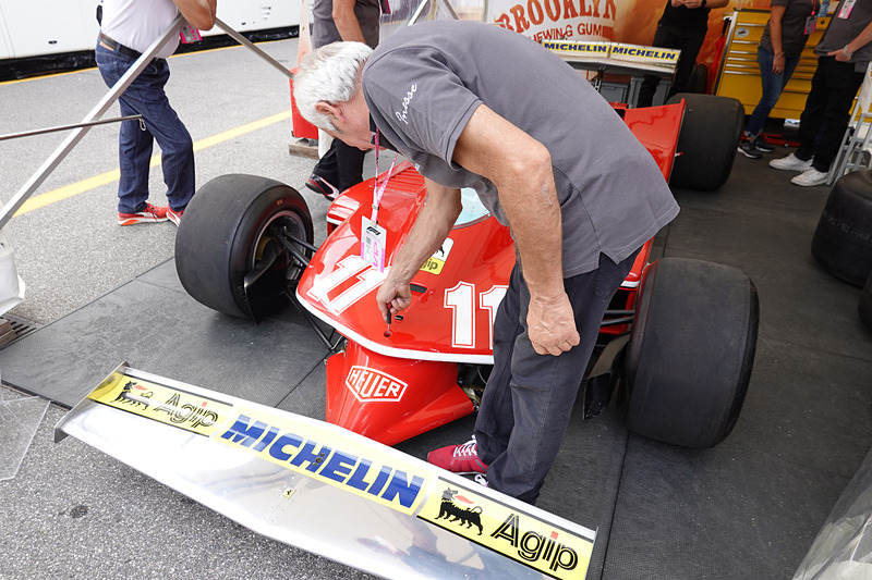 パドックに展示されていたチャンピオン獲得40周年マシン「フェラーリ 312T4」。1979年のイタリアGPでチャンピオン獲得を決めた