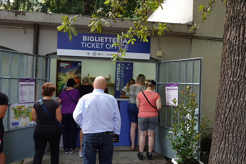 この辺りはAゲート入口となり、チケット販売も行なわれていた