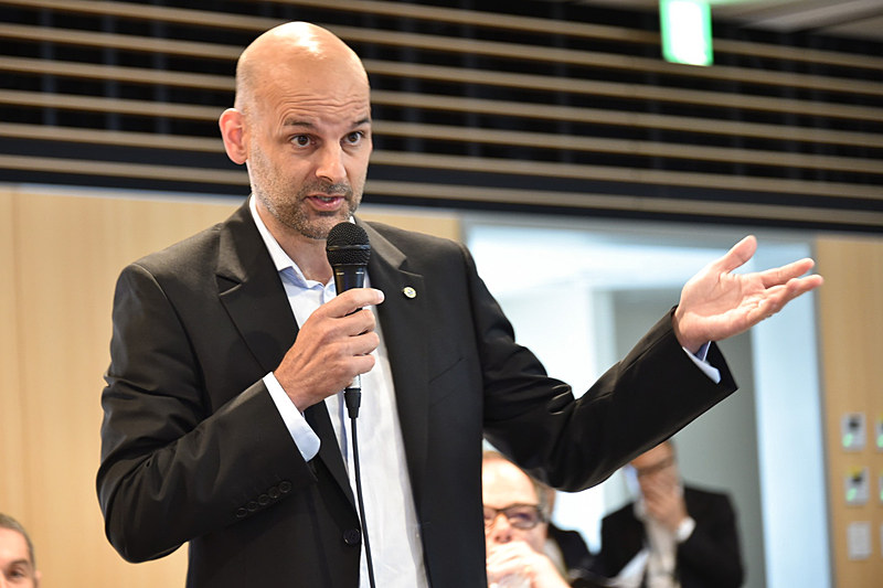 ロータス・カーズ・リードデザイナー バーニー・ハット氏