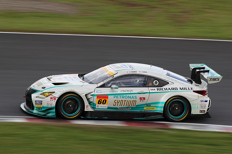 終盤まで60号車 SYNTIUM LMcorsa RC F GT3は中段を走っていたが……