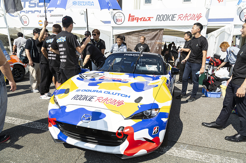 トヨタイムズロードスター、カーナンバーの104はト＝10、ヨ＝4に由来しているという