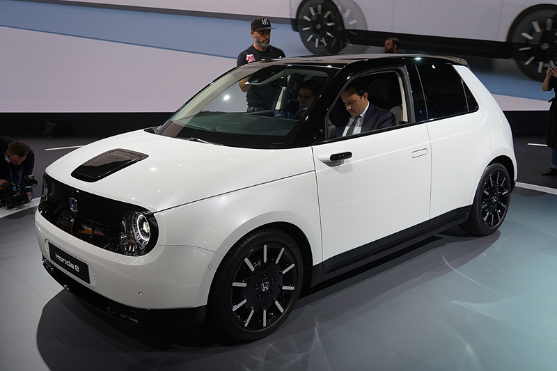 公開されたHonda eの量産モデル