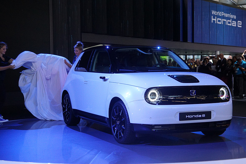 Honda e量産モデルをアンベール