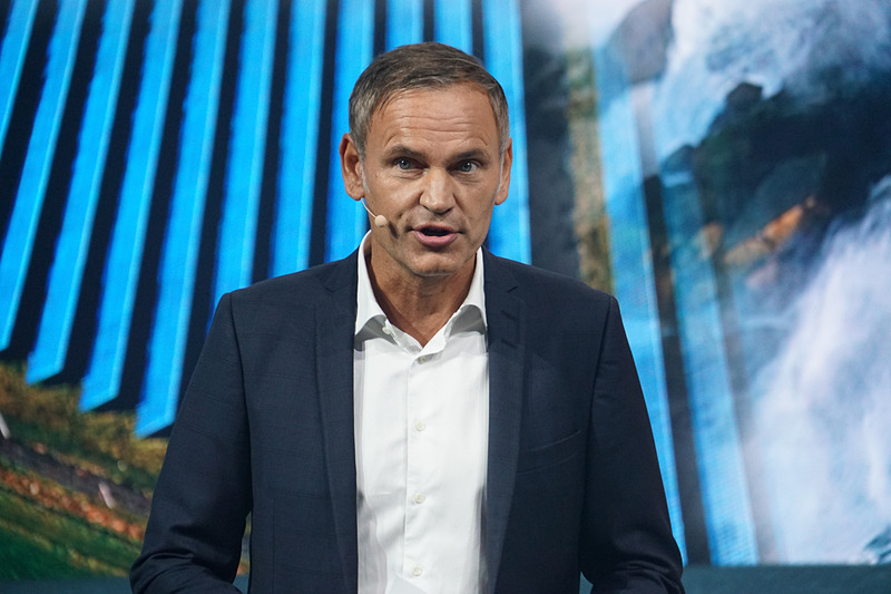 会場ではプレゼンテーションが行なわれた