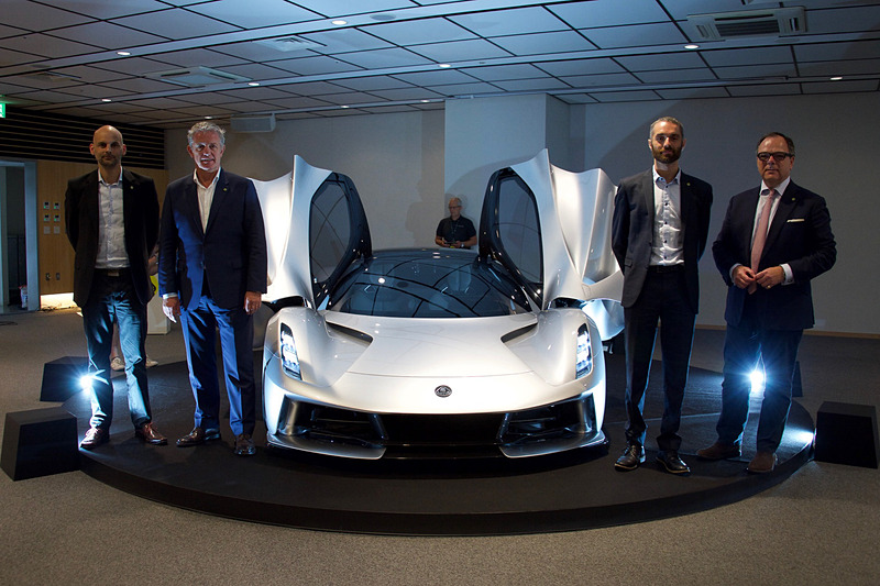 フルEVパイパーカー「ロータス エヴァイヤ」