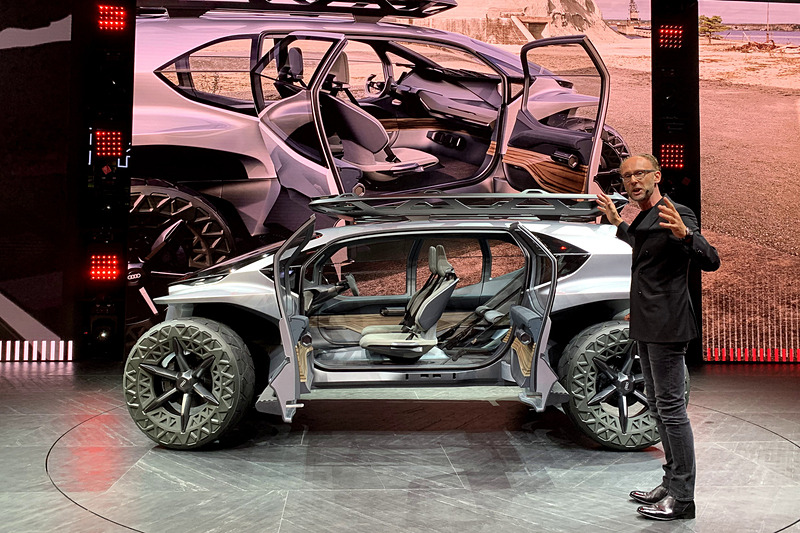 プレスカンファレンスを実施