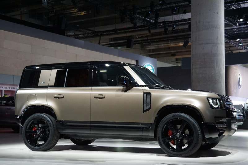 5ドアでロングホイールベースの「110」