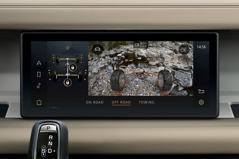 まるでボンネットが透けているように見える「ClearSightグラウンドビュー」