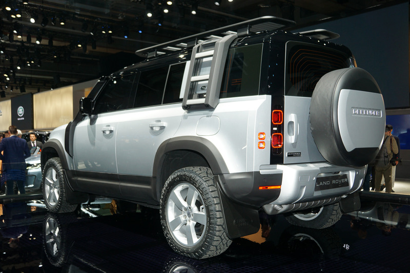 アクセサリー装着モデル