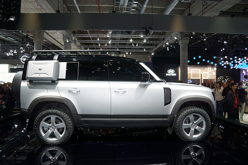 アクセサリー装着モデル。それぞれ特徴のある厳選したオプションや機能を盛り込んだ4種類のアクセサリーパックを用意する