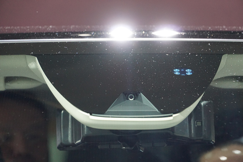 フロントに設置されたセンサーなど