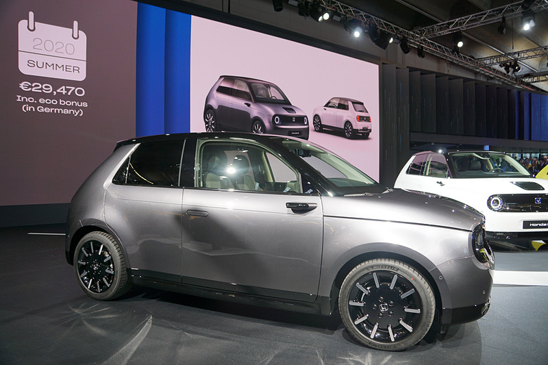 2020年に発売する新型「Honda e」を世界初公開